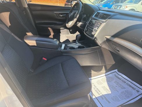 Used 2016 Nissan Altima 2.5 SV image 23
