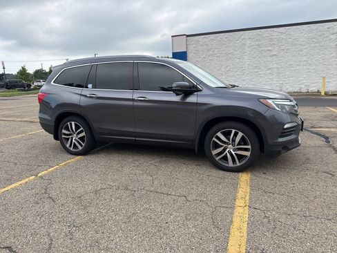 Used 2017 Honda Pilot Touring image 22