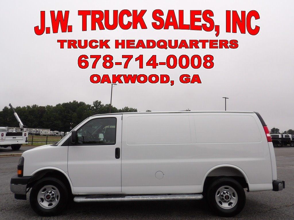 Used 2025 GMC Savana 2500 w/ Driver Convenience Package RWD image 2