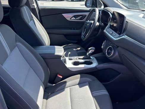 Used 2025 Chevrolet Blazer LT image 11