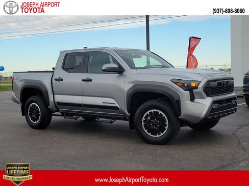 Used 2025 Toyota Tacoma TRD Off-Road image 1