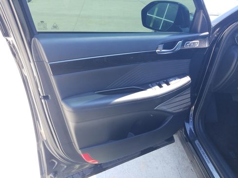 Used 2024 Hyundai Palisade Calligraphy image 9