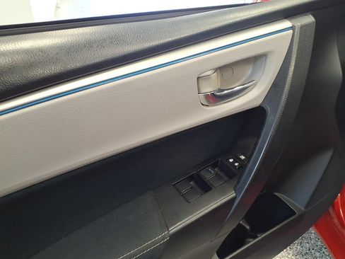 Used 2015 Toyota Corolla LE FWD image 8