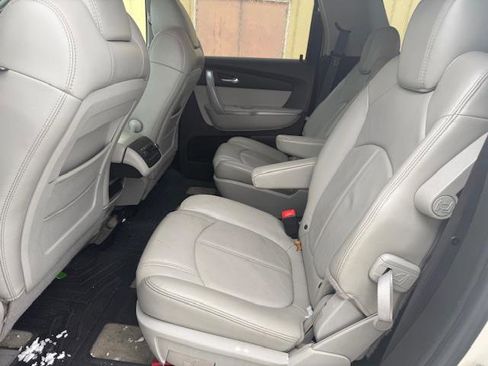 Used 2008 GMC Acadia SLT w/ Convenience Package image 19