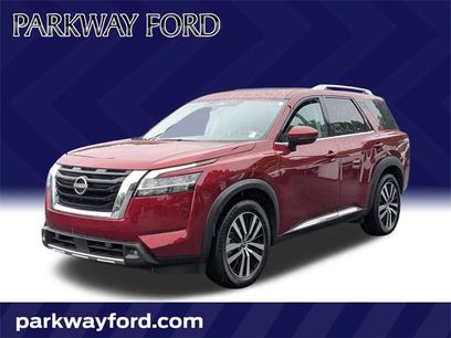 Used 2023 Nissan Pathfinder Platinum w/ Cargo Package