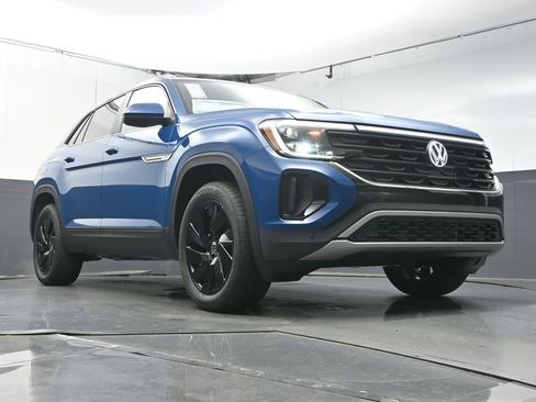 New 2026 Volkswagen Atlas Cross Sport SE FWD image 32