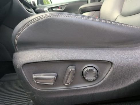 Used 2022 Toyota RAV4 XLE Premium FWD image 15