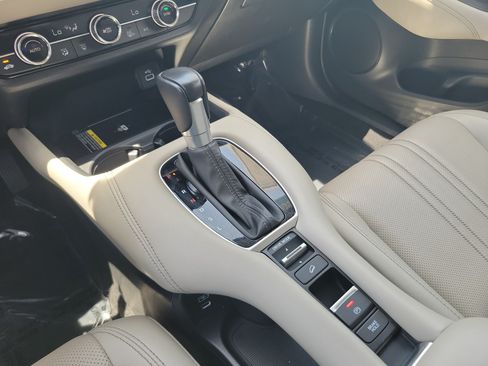 Certified 2024 Honda HR-V EX-L image 27