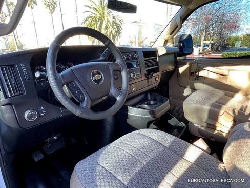 Used 2017 Chevrolet Express 2500 image 17