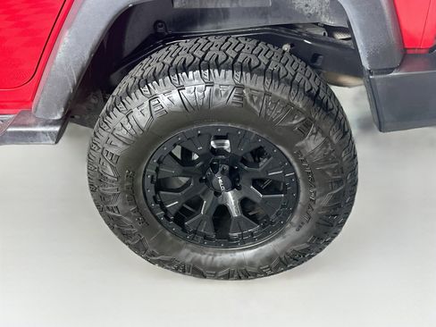 Used 2017 Jeep Wrangler Unlimited Sport w/ Quick Order Package 24S AWD/4WD image 11