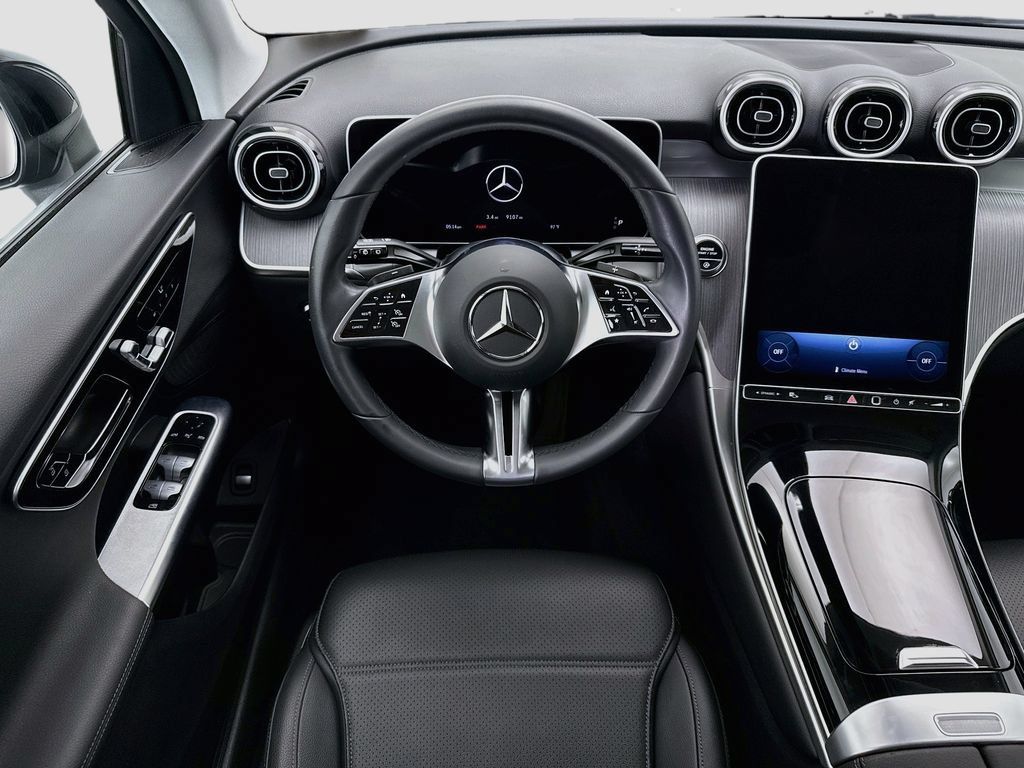 Used 2026 Mercedes-Benz GLC 300 image 10