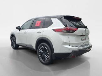 Certified 2025 Nissan Rogue SL w/ Tech Package FWD video 3