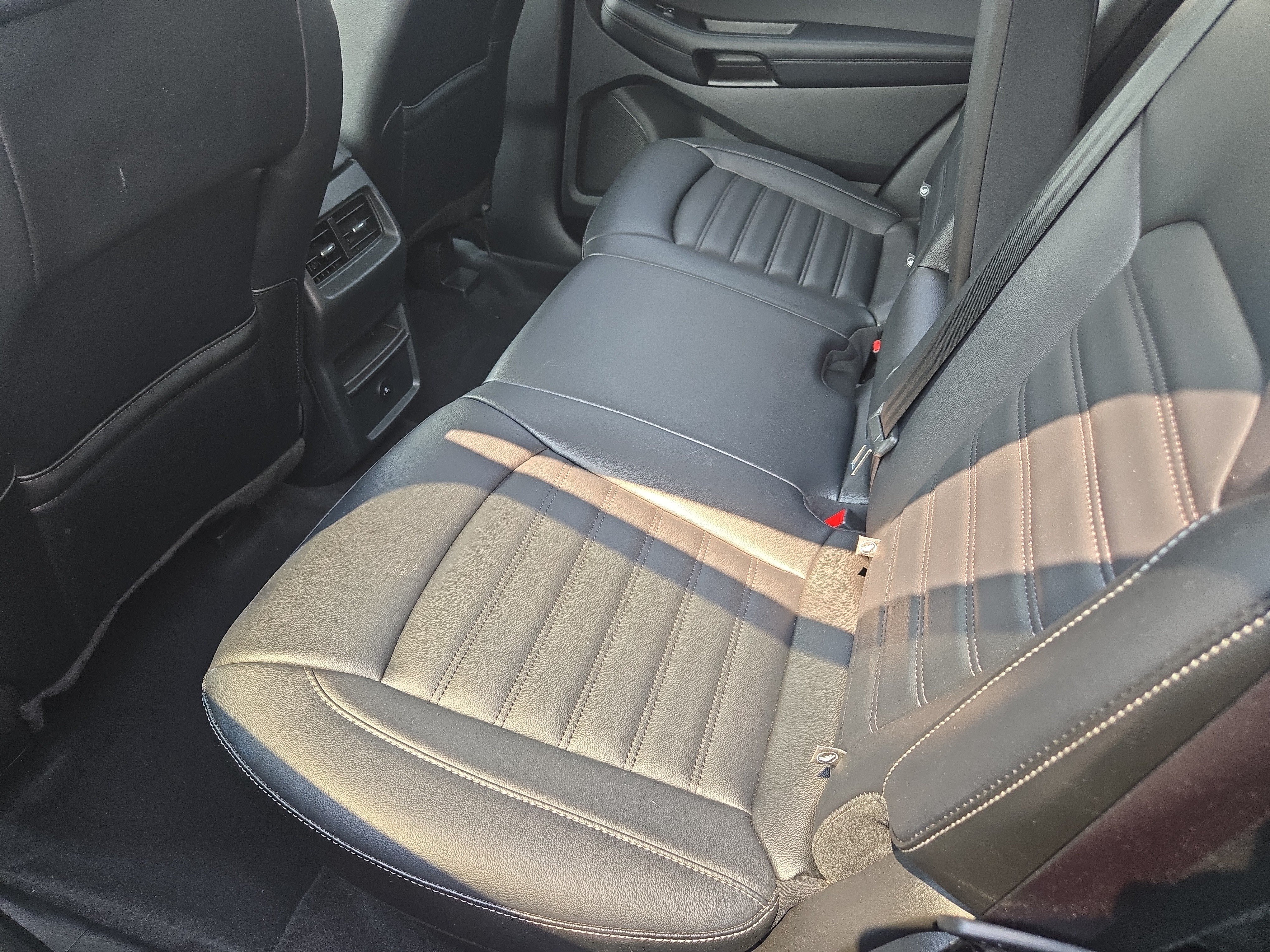 Used 2023 Ford Edge SEL AWD/4WD image 14