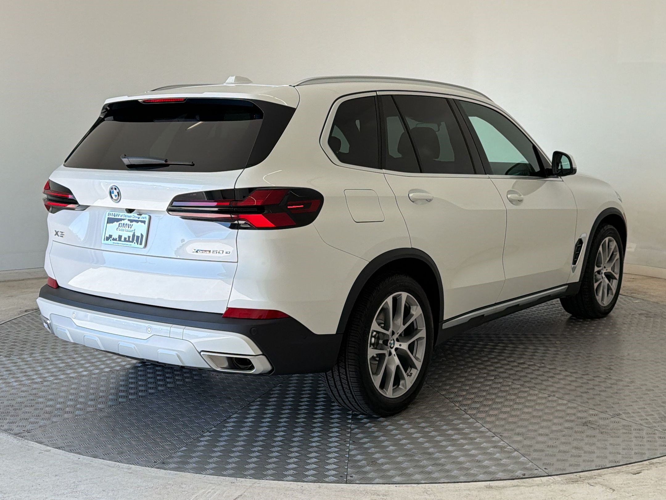 New 2026 BMW X5 xDrive50e AWD/4WD image 9