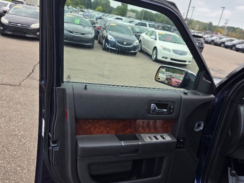 Used 2011 Ford Flex Limited w/ Class III Trailer Tow Pkg image 10