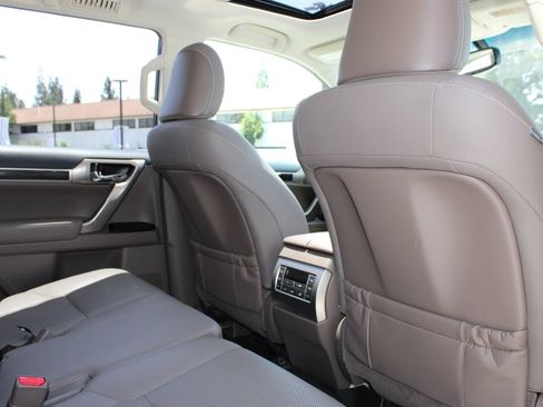 Used 2016 Lexus GX 460 w/ Comfort Package AWD/4WD image 22