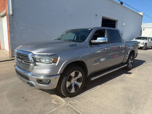 Used 2022 RAM 1500 Laramie AWD/4WD image 9