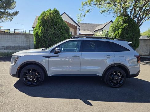 Used 2024 Kia Sorento X-Line EX AWD/4WD image 2