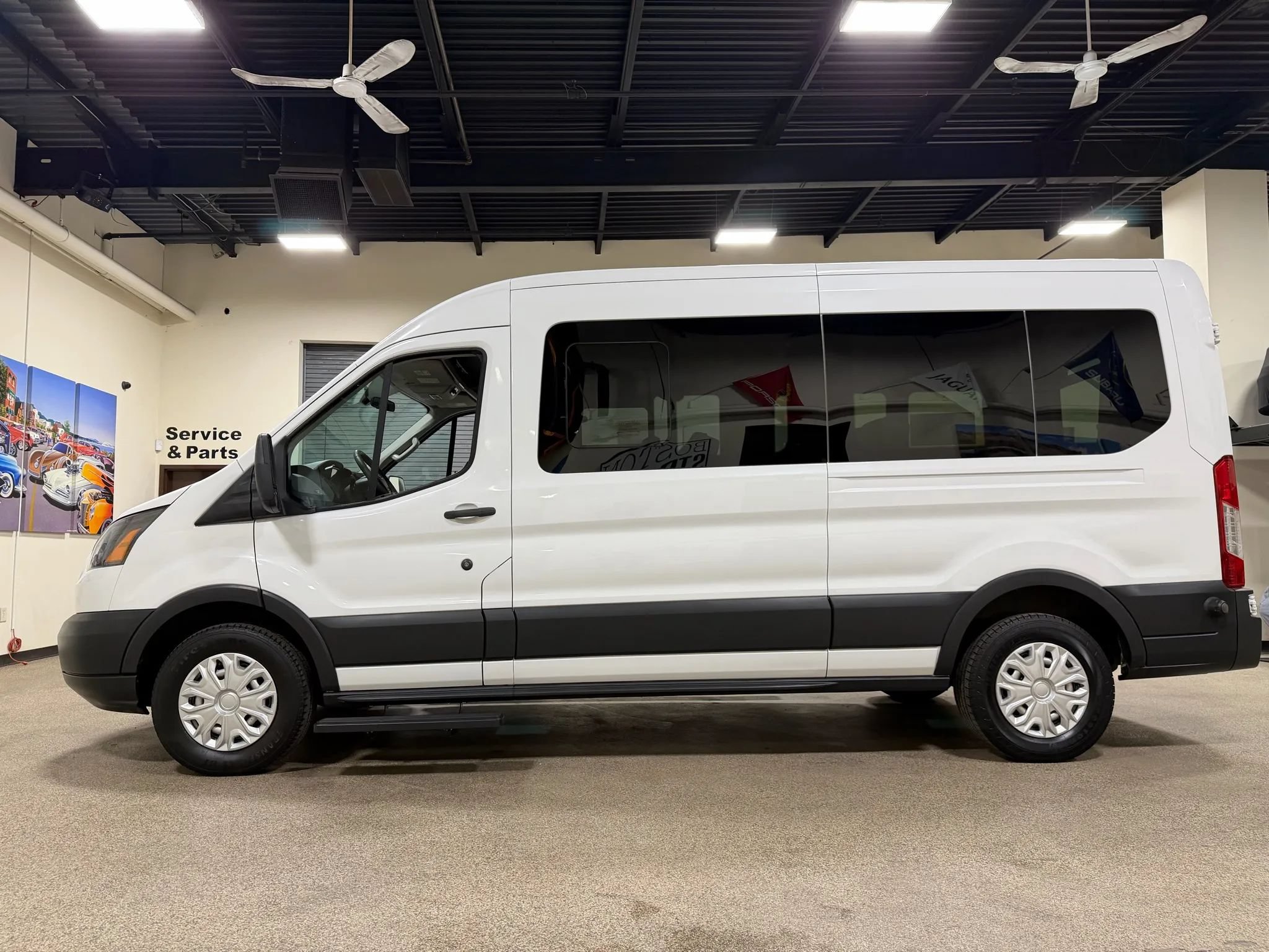 Used 2015 Ford Transit 250 148 Medium Roof RWD image 9
