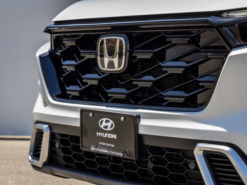 Used 2025 Honda CR-V Sport Touring image 3