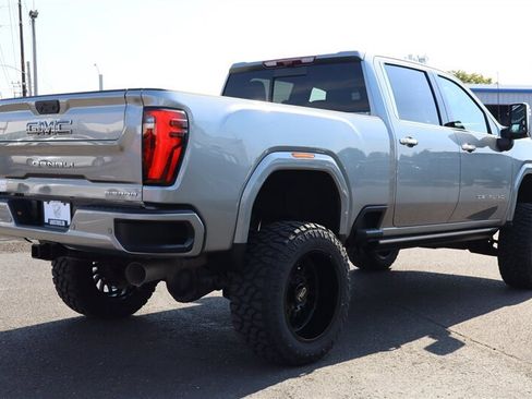 Used 2025 GMC Sierra 3500 Denali Ultimate AWD/4WD image 5