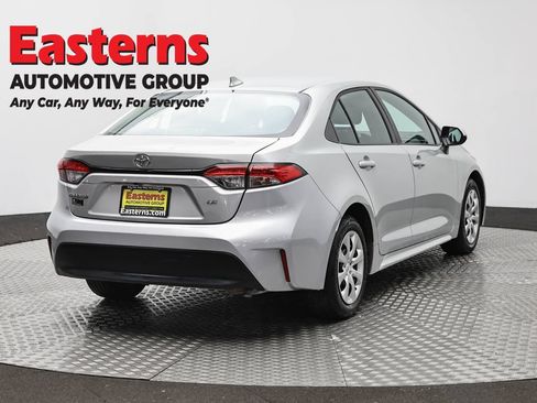 Used 2024 Toyota Corolla LE FWD image 5