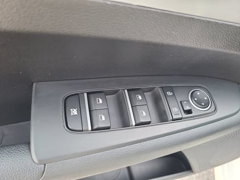Used 2023 Kia Forte LXS w/ LXS Technology Package FWD image 19