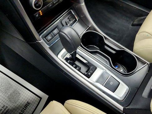 Used 2022 Subaru Ascent Limited w/ Technology Package image 17