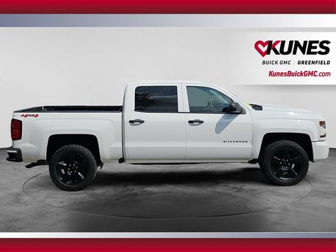 Used 2018 Chevrolet Silverado 1500 Custom w/ Custom Value Package AWD/4WD image 12