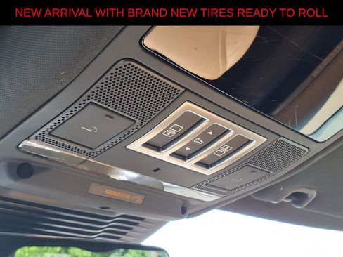 Used 2023 Land Rover Discovery Metropolitan Edition AWD/4WD image 22