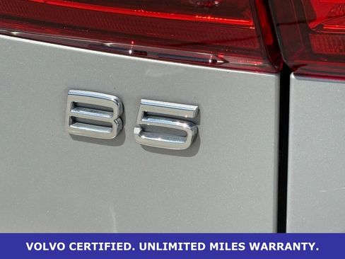 Certified 2023 Volvo XC60 B5 Ultimate w/ Climate Package image 10