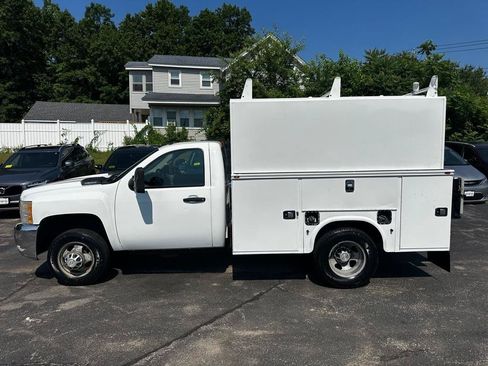 Used 2009 Chevrolet Silverado 3500 W/T RWD image 2