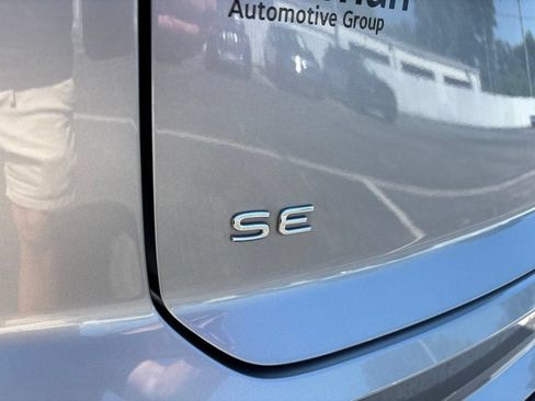 Used 2024 Volkswagen Atlas Cross Sport SE AWD/4WD image 10