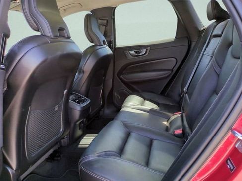 Used 2021 Volvo XC60 T5 Inscription image 14