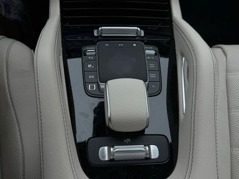 Used 2025 Mercedes-Benz GLE 580 4MATIC image 33