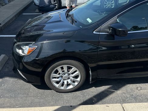 Used 2016 Nissan Sentra SV FWD image 3