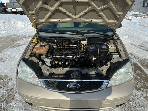Used 2006 Ford Focus SE image 38