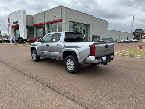 New 2026 Toyota Tacoma SR5 image 5