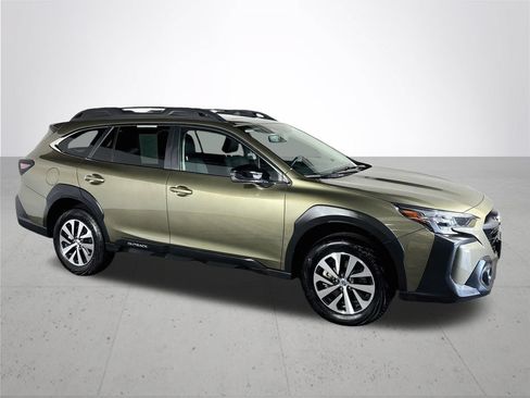 Certified 2025 Subaru Outback Premium w/ Popular Package #1A AWD/4WD image 5