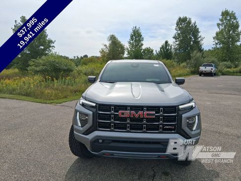 Used 2024 GMC Canyon AT4 w/ Canyon Safety Plus Package AWD/4WD image 10