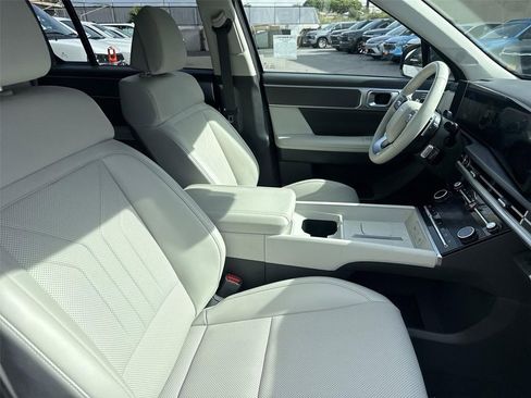 Used 2025 Hyundai Santa Fe SEL AWD/4WD image 24