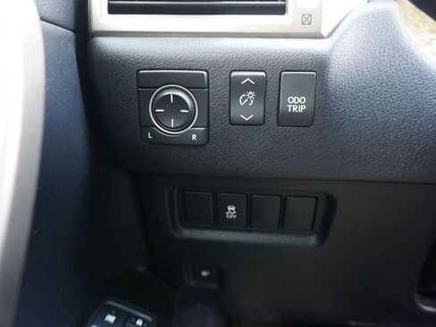 Used 2015 Lexus GX 460 image 4