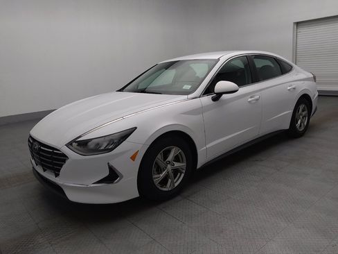 Used 2022 Hyundai Sonata SE image 2
