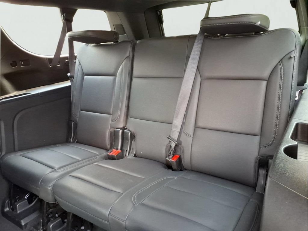Certified 2023 Chevrolet Suburban Z71 w/ Luxury Package AWD/4WD image 21