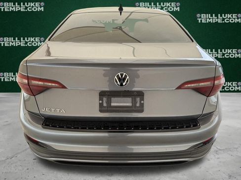 Used 2023 Volkswagen Jetta Sport image 8