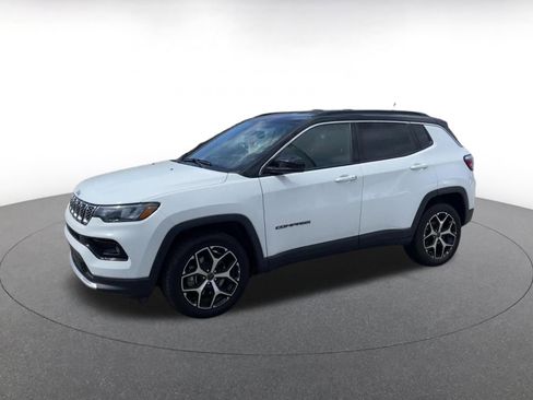 Used 2025 Jeep Compass Limited image 7