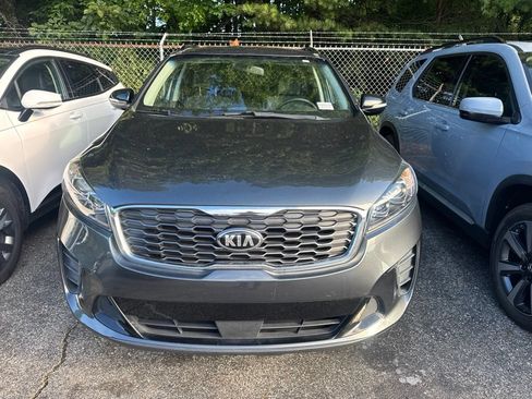 Used 2020 Kia Sorento S FWD image 2