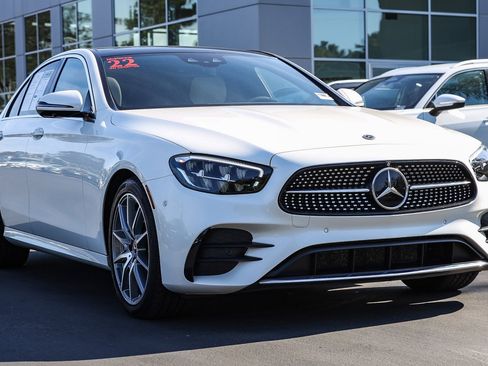 Used 2022 Mercedes-Benz E 350 Sedan w/ Driver Assistance Package image 5