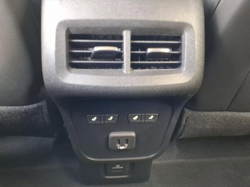 Used 2022 Chevrolet Equinox Premier image 16