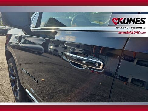 New 2026 GMC Yukon Denali w/ Denali Reserve Package AWD/4WD image 38